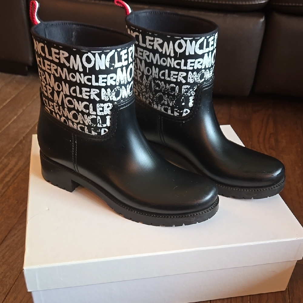 Moncler Black Rain Boots Glossy Finish